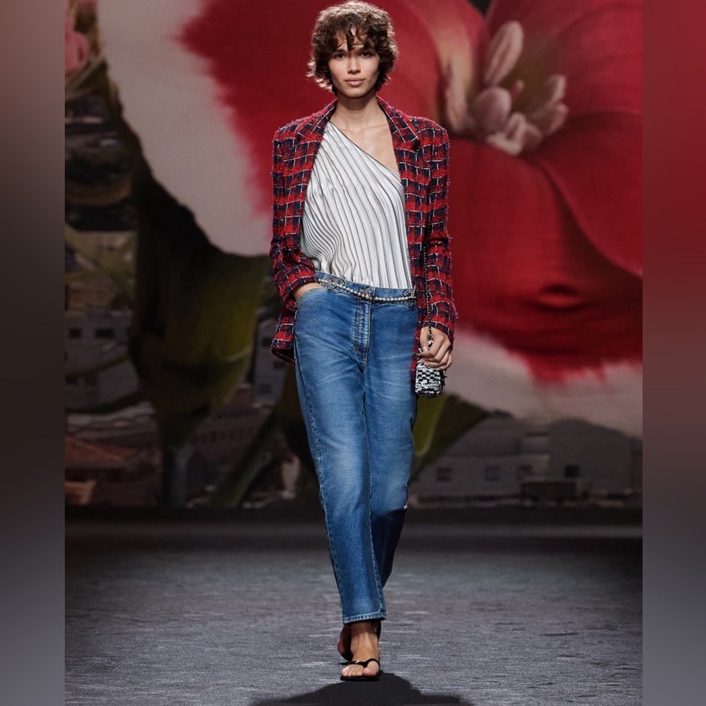 CHANEL 24S RUNWAY CC BLUE JEANS SIZE FR 36 / US 4 NWTS!